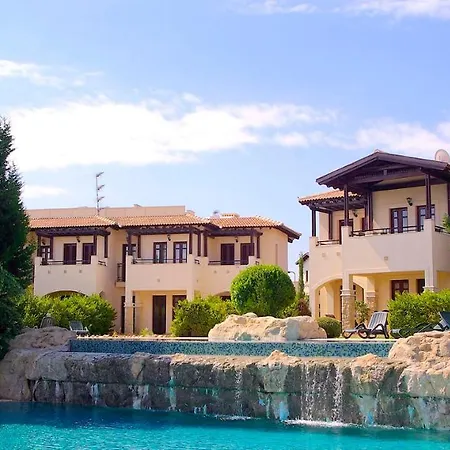 Apartment 2 Bedroom Helena With Private Garden, Aphrodite Hills *