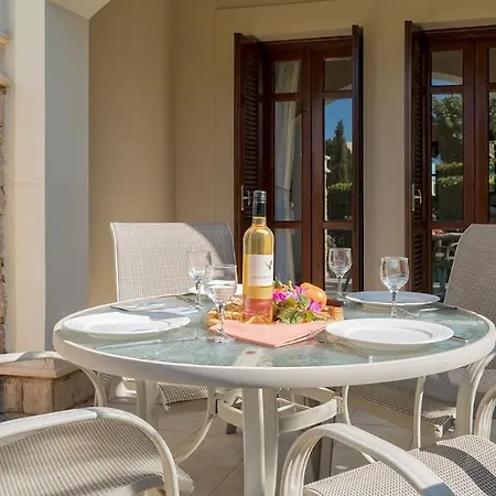 Apartment 2 Bedroom Helena With Private Garden, Aphrodite Hills *