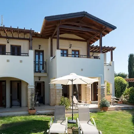 2 Bedroom Helena With Private Garden, Aphrodite Hills Apartment