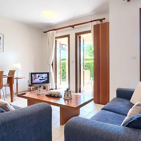 Apartment 2 Bedroom Helena With Private Garden, Aphrodite Hills *