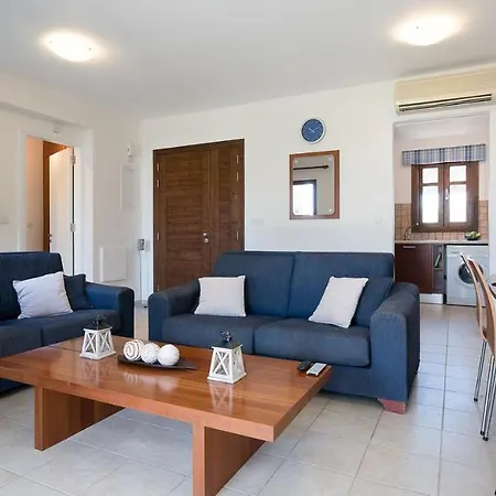 2 Bedroom Helena With Private Garden, Aphrodite Hills * Kúklia