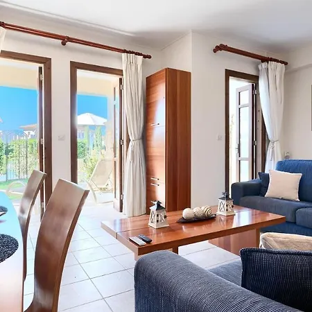 2 Bedroom Helena With Private Garden, Aphrodite Hills Kúklia